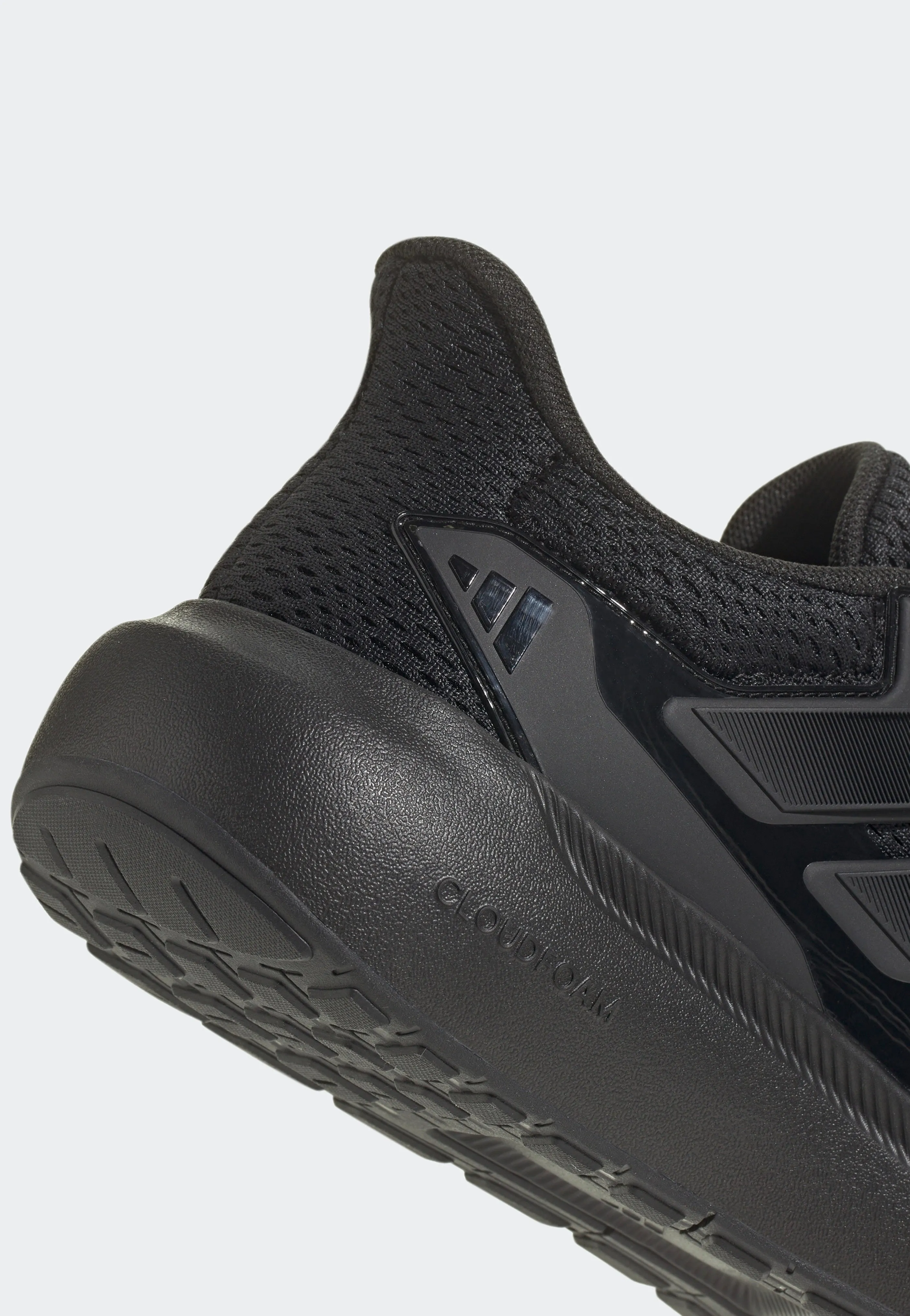 Adidas - Ultimashow 2.0 Cblack/Carbon/Cblack - Shoes