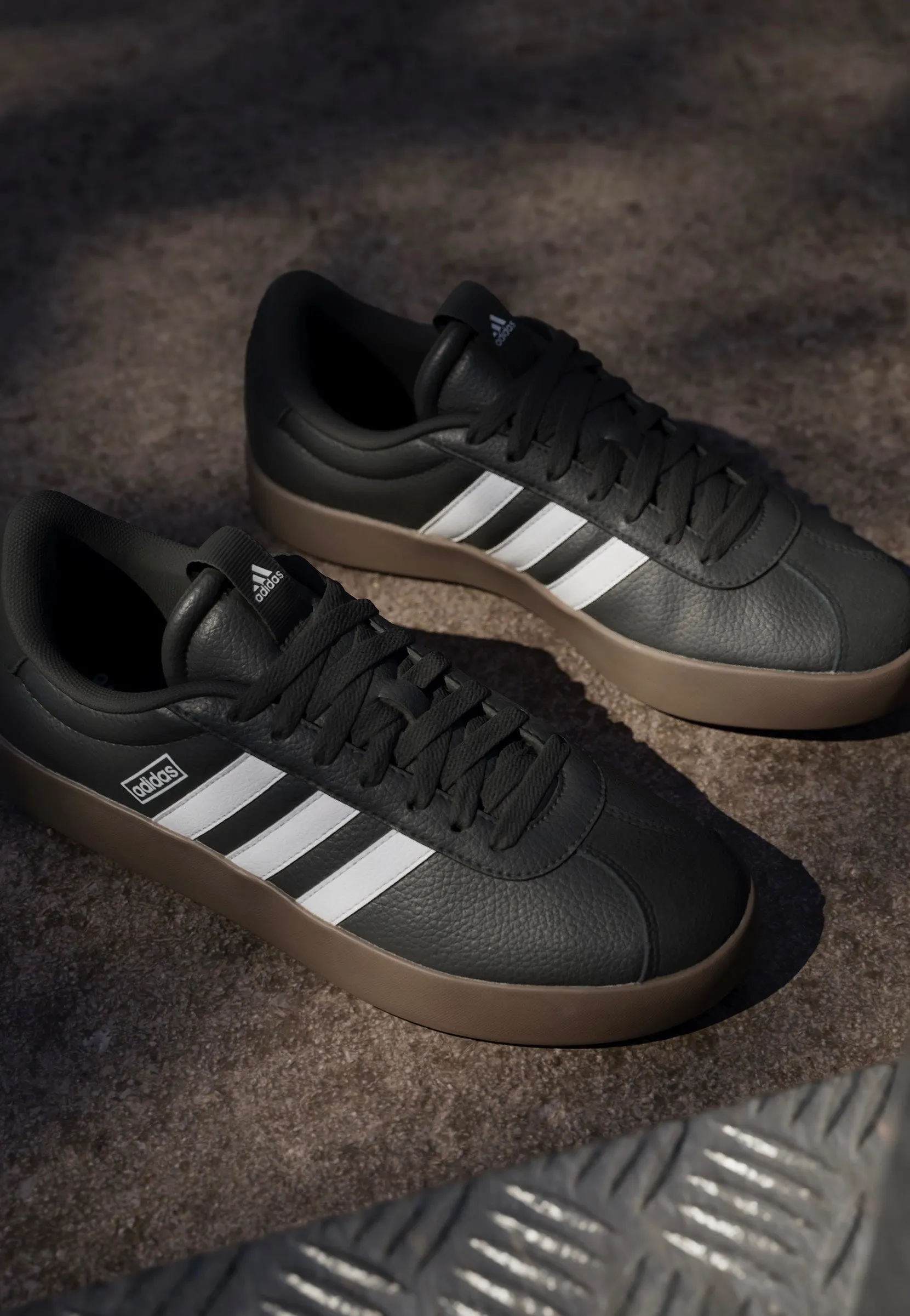 Adidas - Vl Court 3.0 Cblack/Ftwwht/Gum5 - Girl Shoes