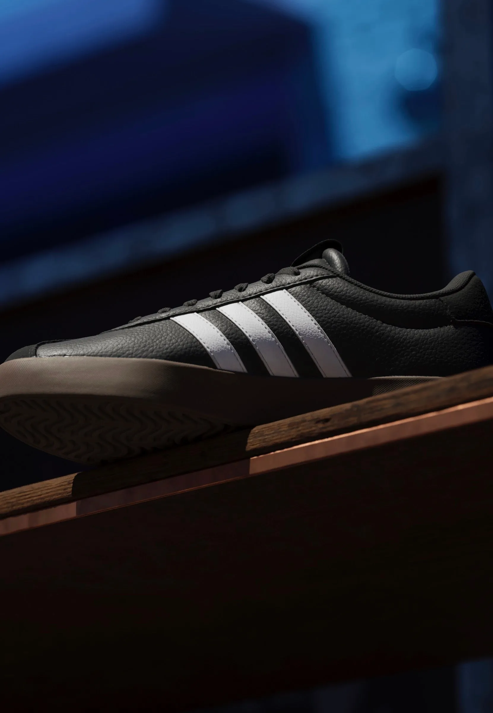Adidas - Vl Court 3.0 Cblack/Ftwwht/Gum5 - Girl Shoes
