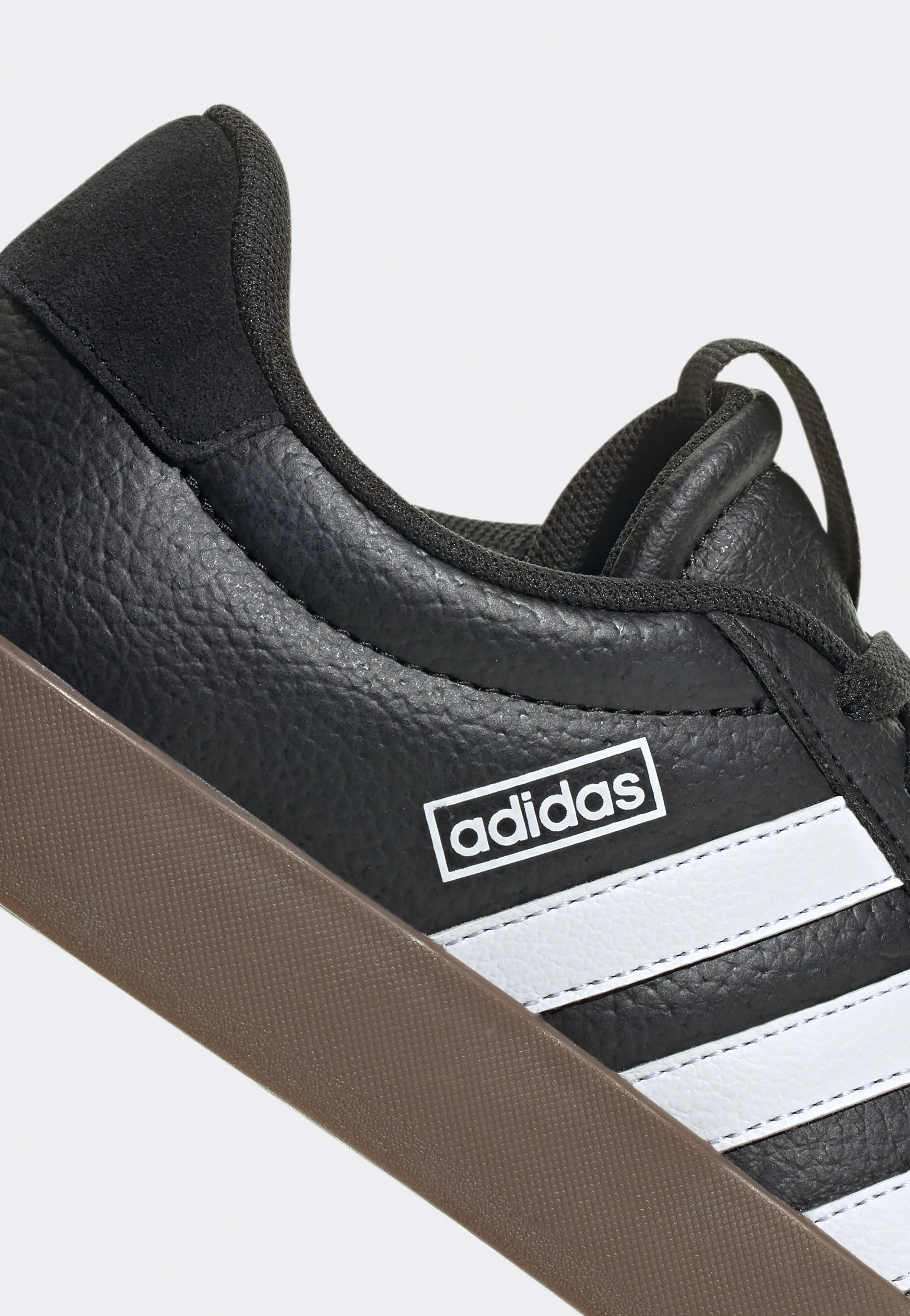 Adidas - Vl Court 3.0 Cblack/Ftwwht/Gum5 - Girl Shoes