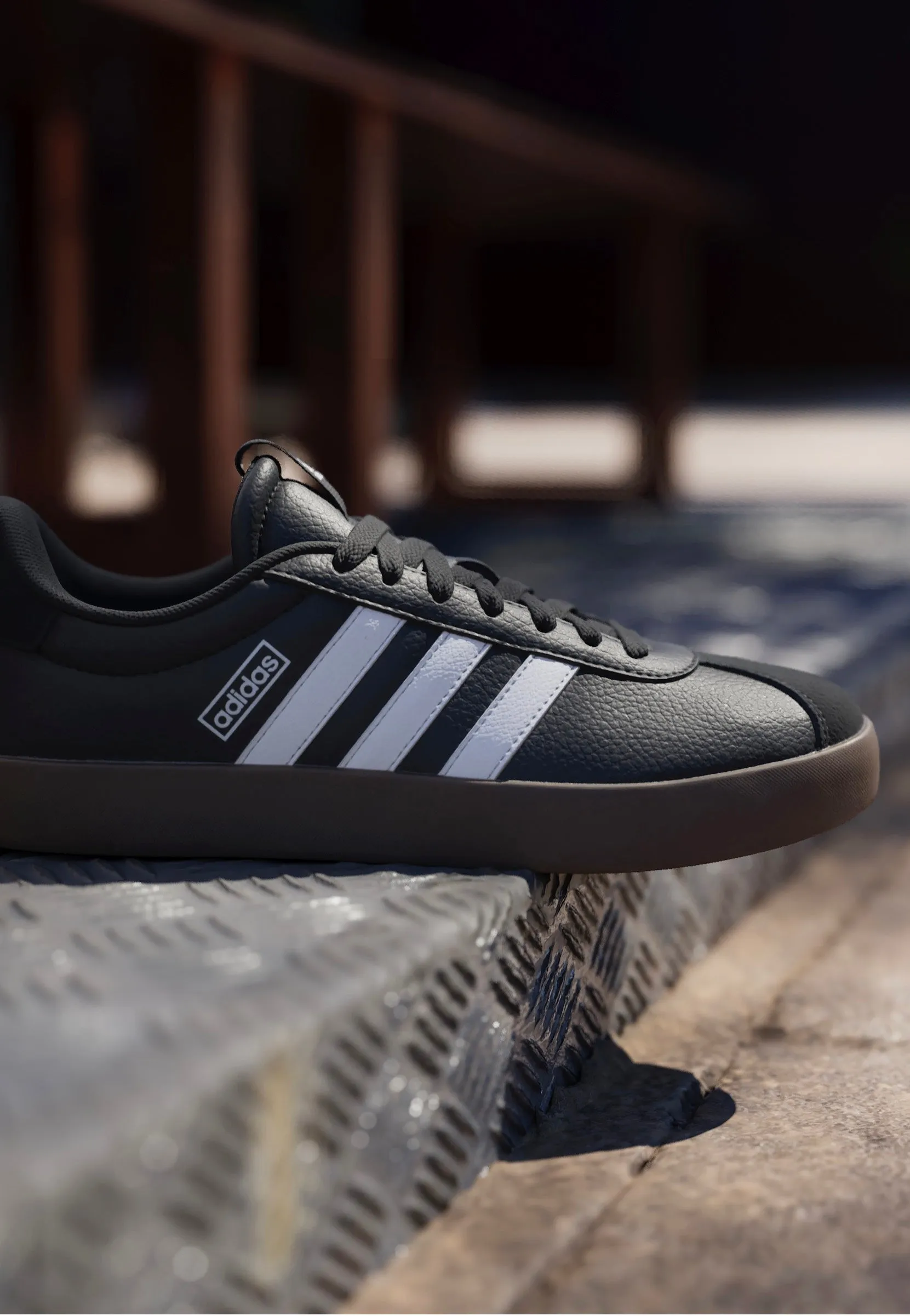 Adidas - Vl Court 3.0 Cblack/Ftwwht/Gum5 - Girl Shoes