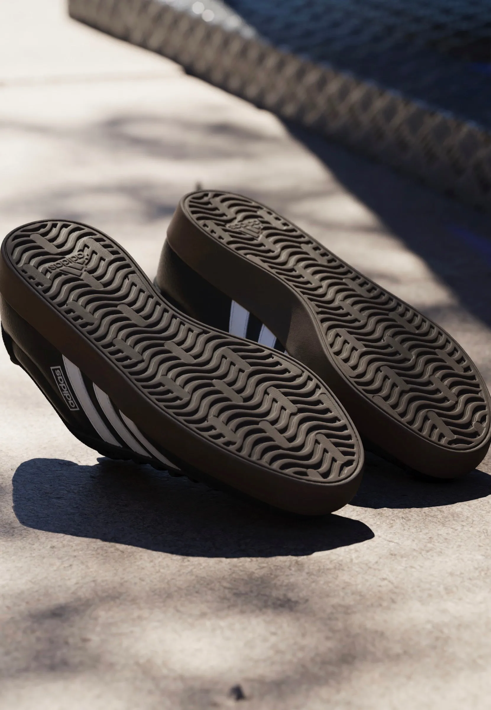 Adidas - Vl Court 3.0 Cblack/Ftwwht/Gum5 - Girl Shoes