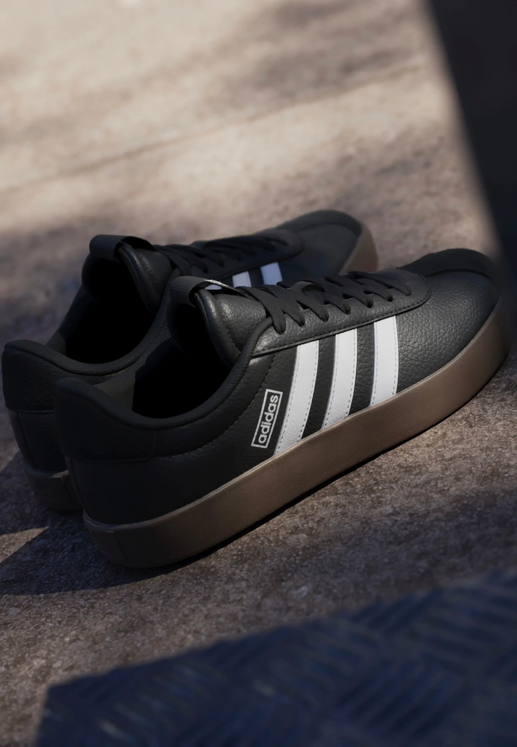Adidas - Vl Court 3.0 Cblack/Ftwwht/Gum5 - Girl Shoes