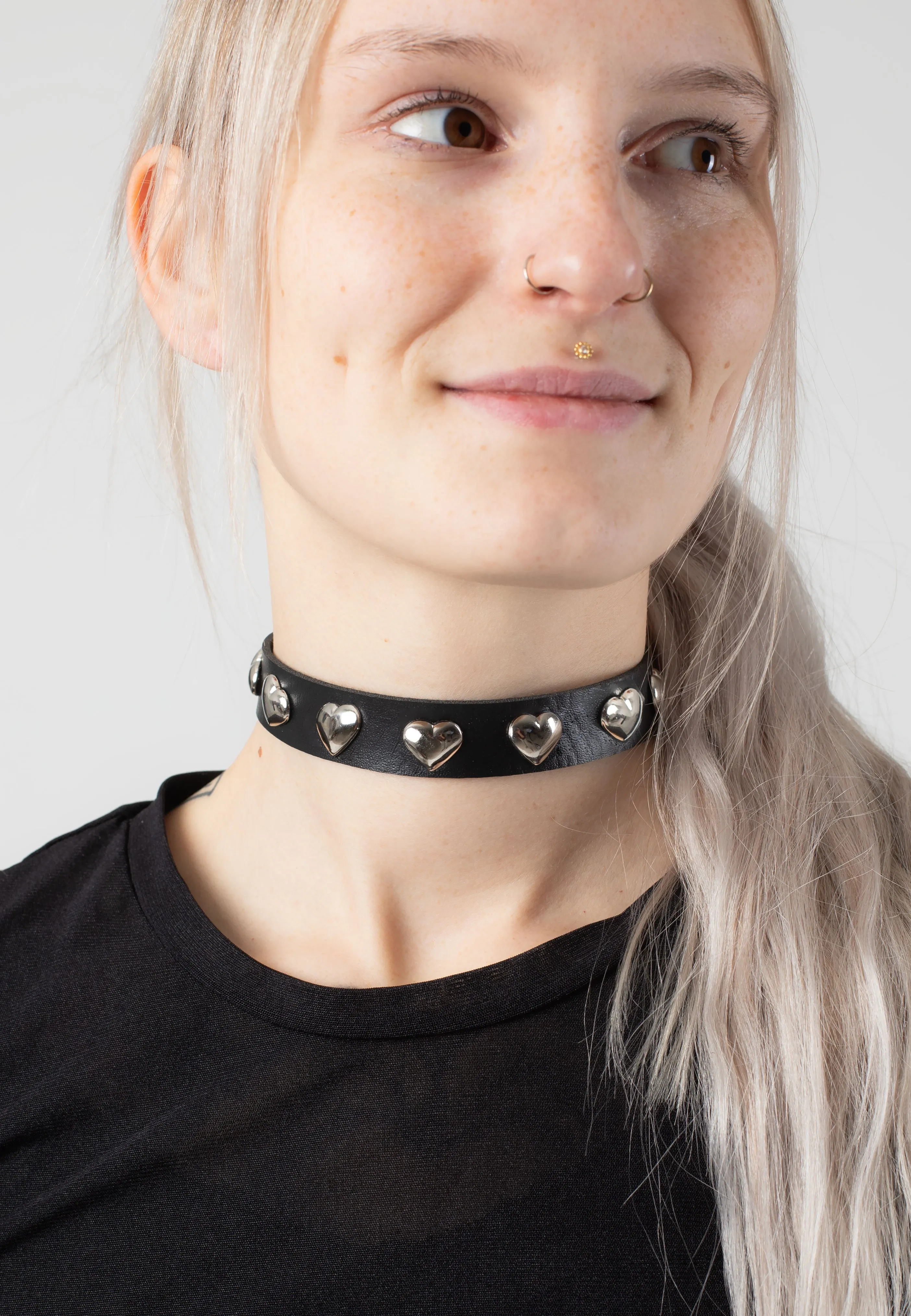 Bullet69 - Heart Rivet Neckband Black - Choker