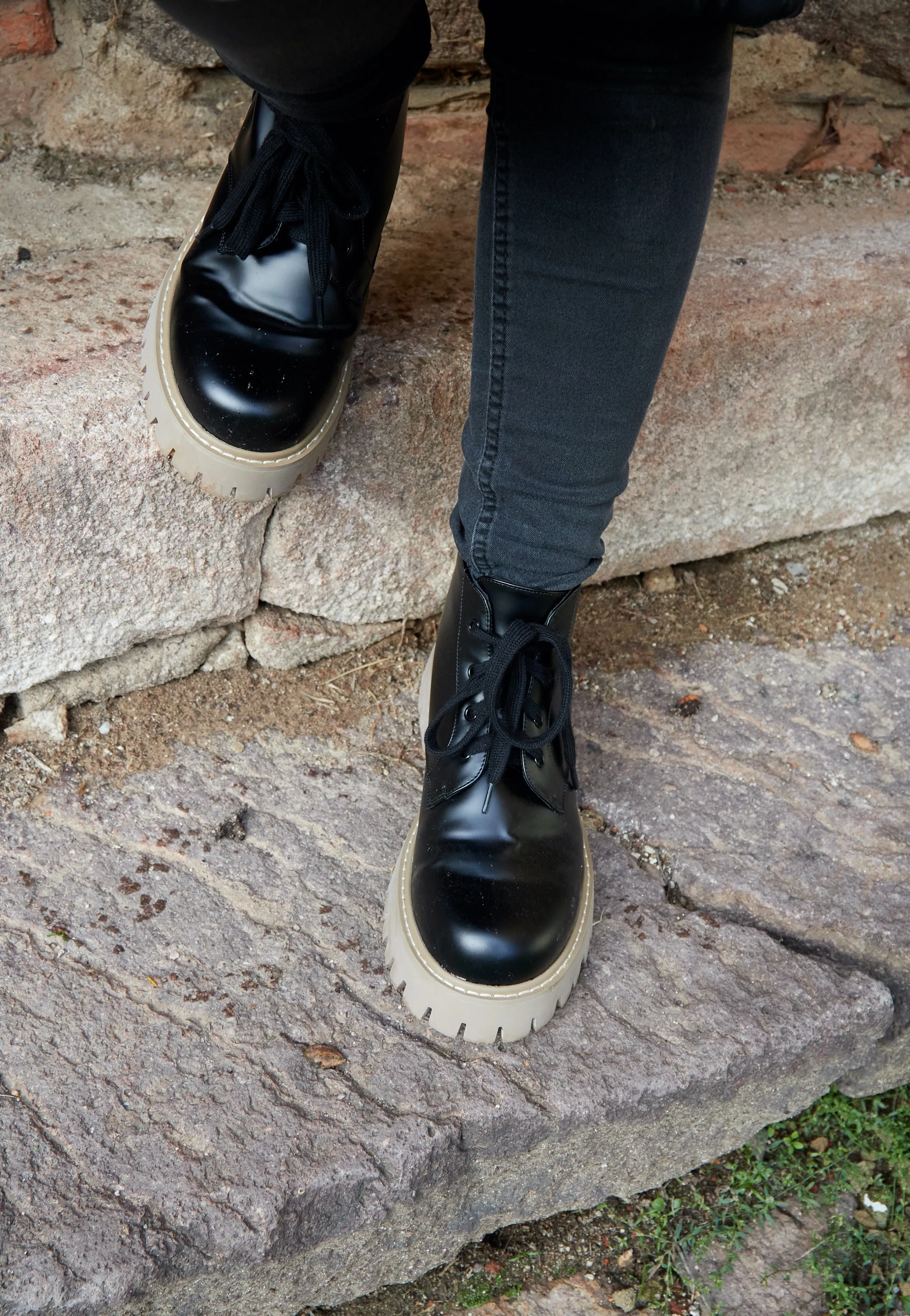 Koi Footwear - Moon Runner Beige Sole Lace Up Black - Girl Shoes